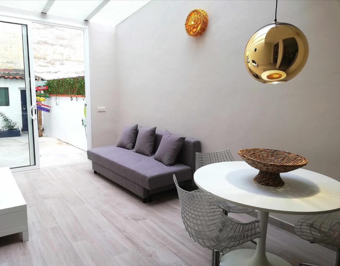 Mazi Apartments Chic Badalona Buitenkant foto